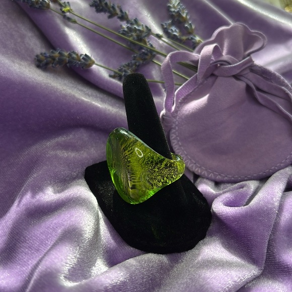 💚Elegant Murano Green Glass Ring - Picture 2 of 3